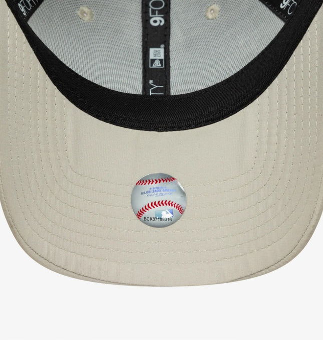 New Era Flawless 9Forty Neyyan Stn Kadın Açık Bej Şapka 60771743